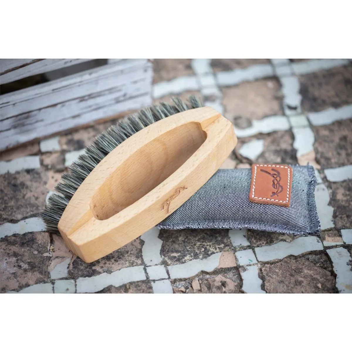 Penelope Soft Head Brush with Handle