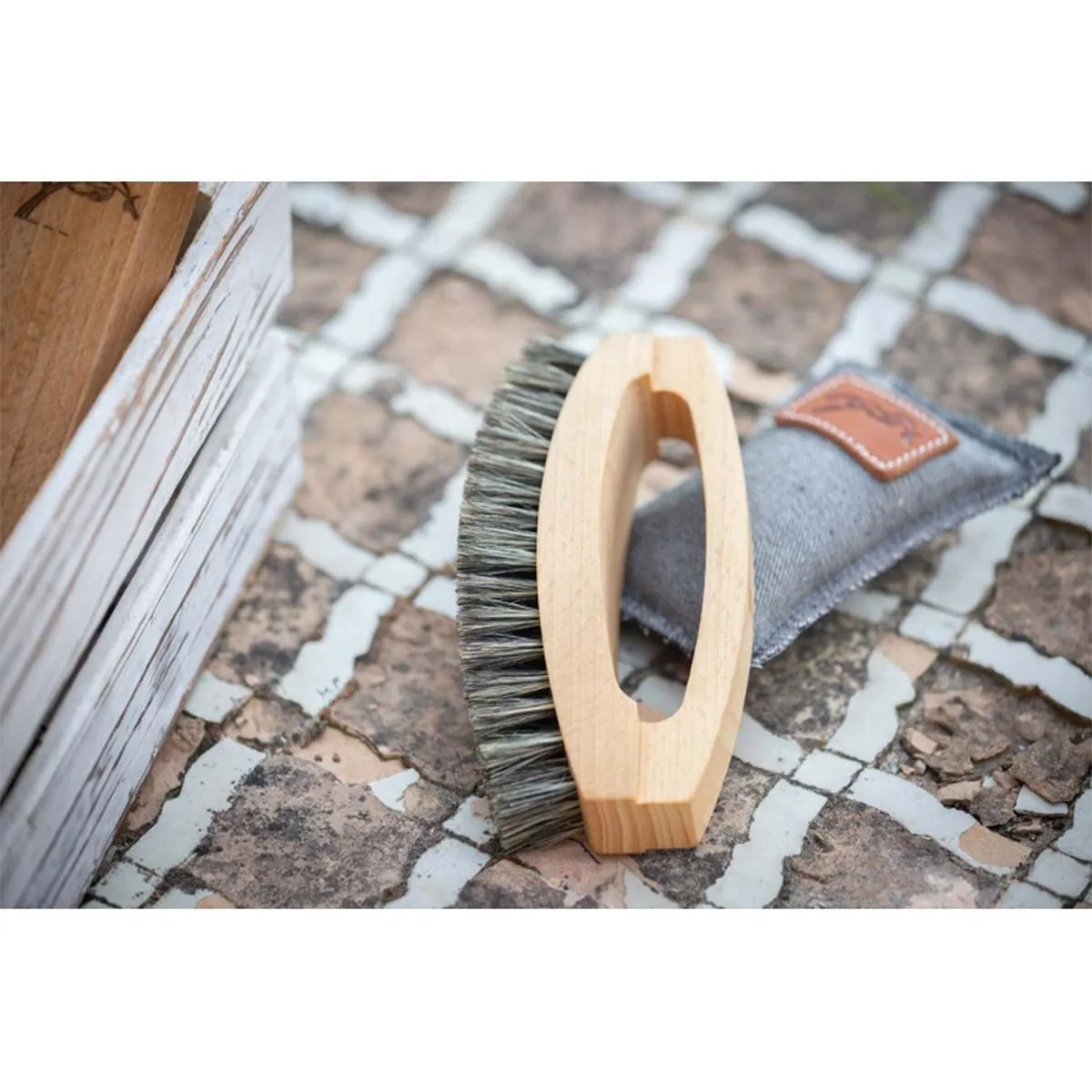 Penelope Soft Head Brush with Handle