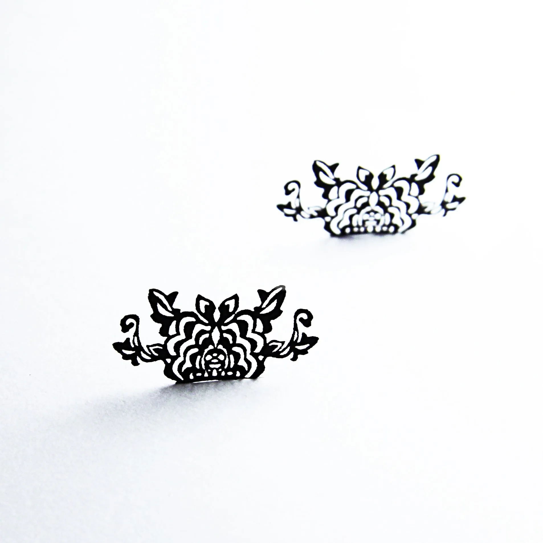 Silhouette Eyelashes